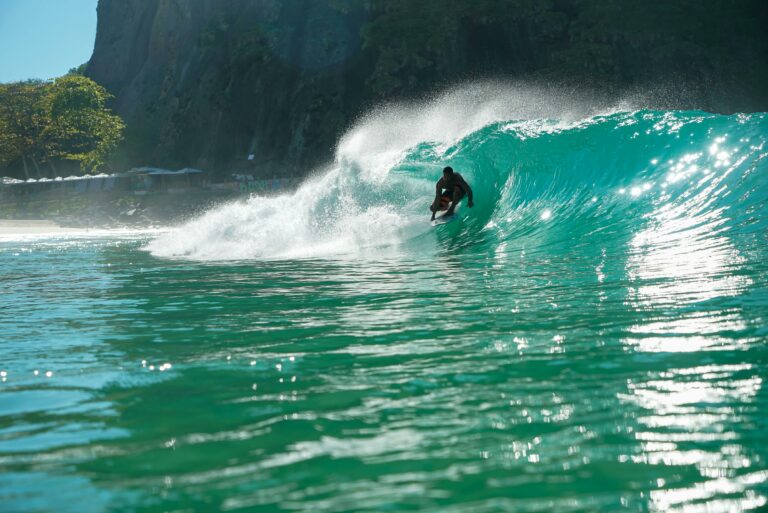 Photo Léo Durand, surfeur pro