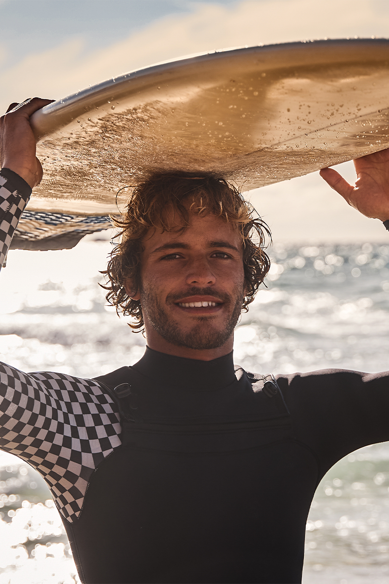 Photo Noah Delgado, surfeur